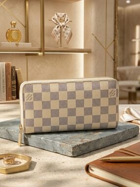 Louis Vuitton Zippy Wallet